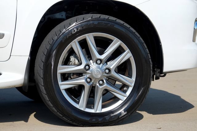 Used 2013 Lexus LX 570 4WD w/ Luxury Pkg w/Pre-crash image 39