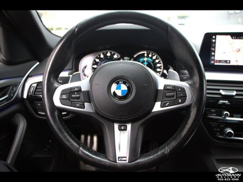 Used 2019 BMW 530e w/ M Sport Package image 13