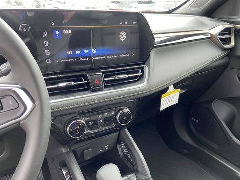 New 2025 Chevrolet TrailBlazer ACTIV w/ Convenience Package image 17