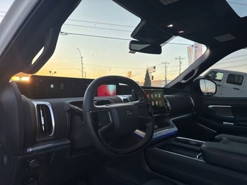 Used 2025 Ford Expedition Tremor image 29