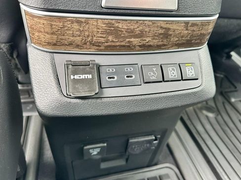 Used 2026 Toyota Sienna Platinum AWD/4WD image 14