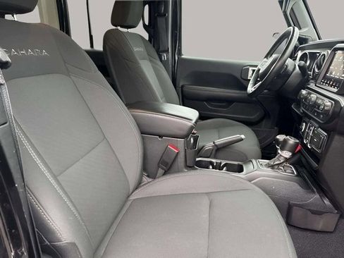 Used 2022 Jeep Wrangler Unlimited Sahara w/ Cold Weather Group image 16