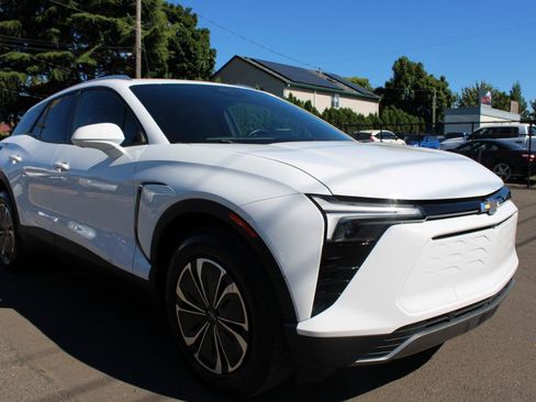 Used 2024 Chevrolet Blazer EV LT AWD/4WD image 7