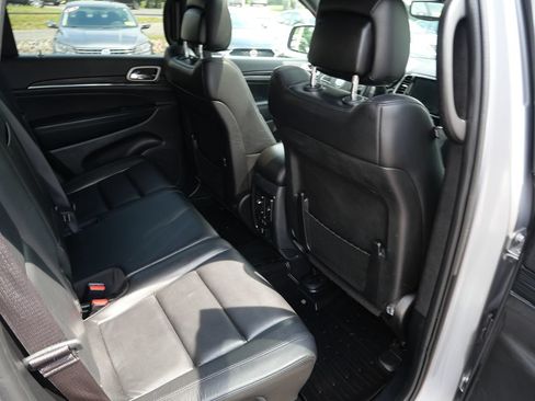 Used 2020 Jeep Grand Cherokee Limited AWD/4WD image 25