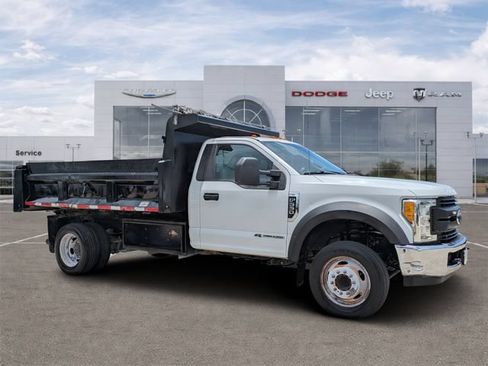 Used 2017 Ford F550 2WD Regular Cab Super Duty image 1
