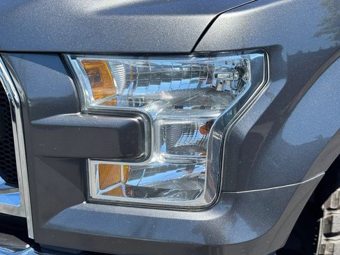Used 2017 Ford F150 XLT AWD/4WD image 12