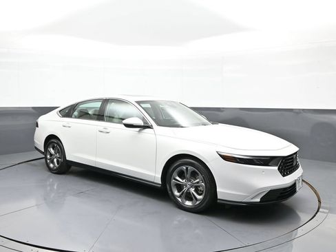 Certified 2024 Honda Accord EX-L image 4