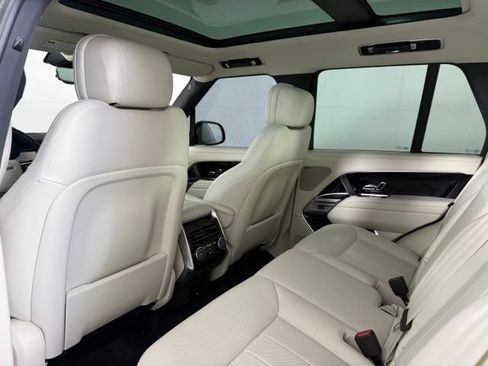 Used 2025 Land Rover Range Rover SE AWD/4WD image 22