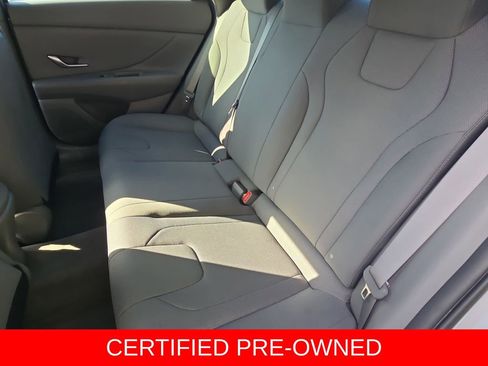 Used 2023 Hyundai Elantra SE FWD image 14