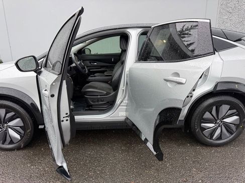 Used 2023 Nissan Ariya FWD image 17