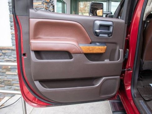 Used 2019 Chevrolet Silverado 2500 High Country w/ Duramax Plus Package image 21