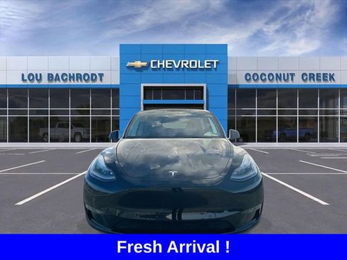 Used 2022 Tesla Model Y Performance image 3