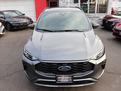 Used 2023 Ford Escape ST-Line FWD image 9