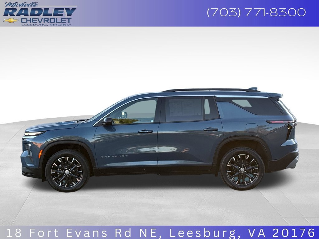 Used 2025 Chevrolet Traverse LT w/ Sun and Wheel Package AWD/4WD image 2