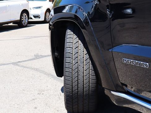Used 2019 Jeep Grand Cherokee Summit w/ Platinum Series Group AWD/4WD image 6