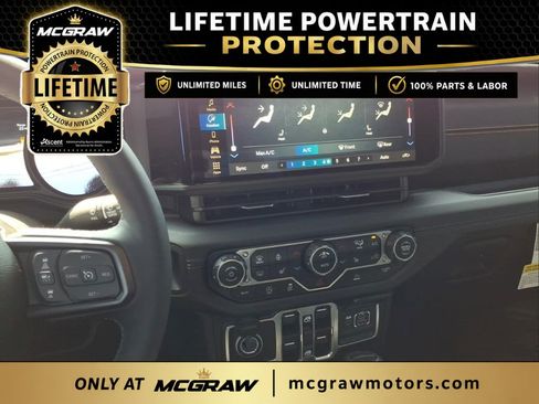 Used 2025 Jeep Gladiator Sport AWD/4WD image 18