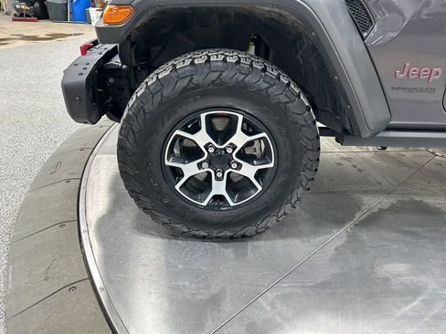 Used 2022 Jeep Wrangler Unlimited Rubicon w/ Dual Top Group image 27