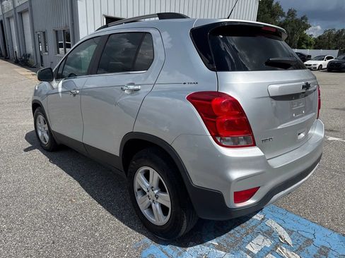 Used 2019 Chevrolet Trax LT w/ LT Convenience Package FWD image 11