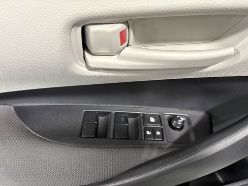 Used 2025 Toyota Corolla LE FWD image 14