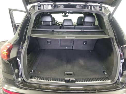 Used 2016 Porsche Cayenne image 32