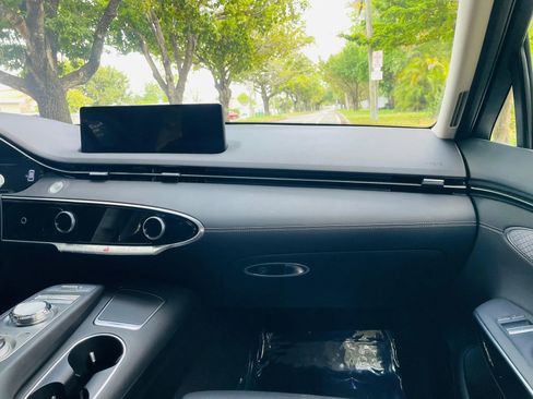 Used 2025 Genesis GV70 2.5T image 13