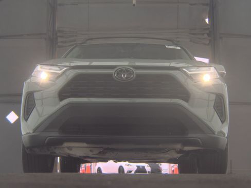 Used 2023 Toyota RAV4 XLE w/ Convenience Package FWD image 3