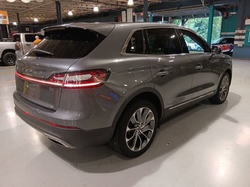 Used 2022 Lincoln Nautilus Reserve w/ Luxury Package AWD/4WD image 10