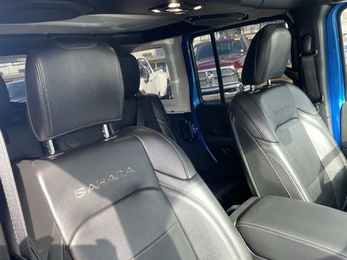 Used 2022 Jeep Wrangler Unlimited Sahara w/ Cold Weather Group image 31