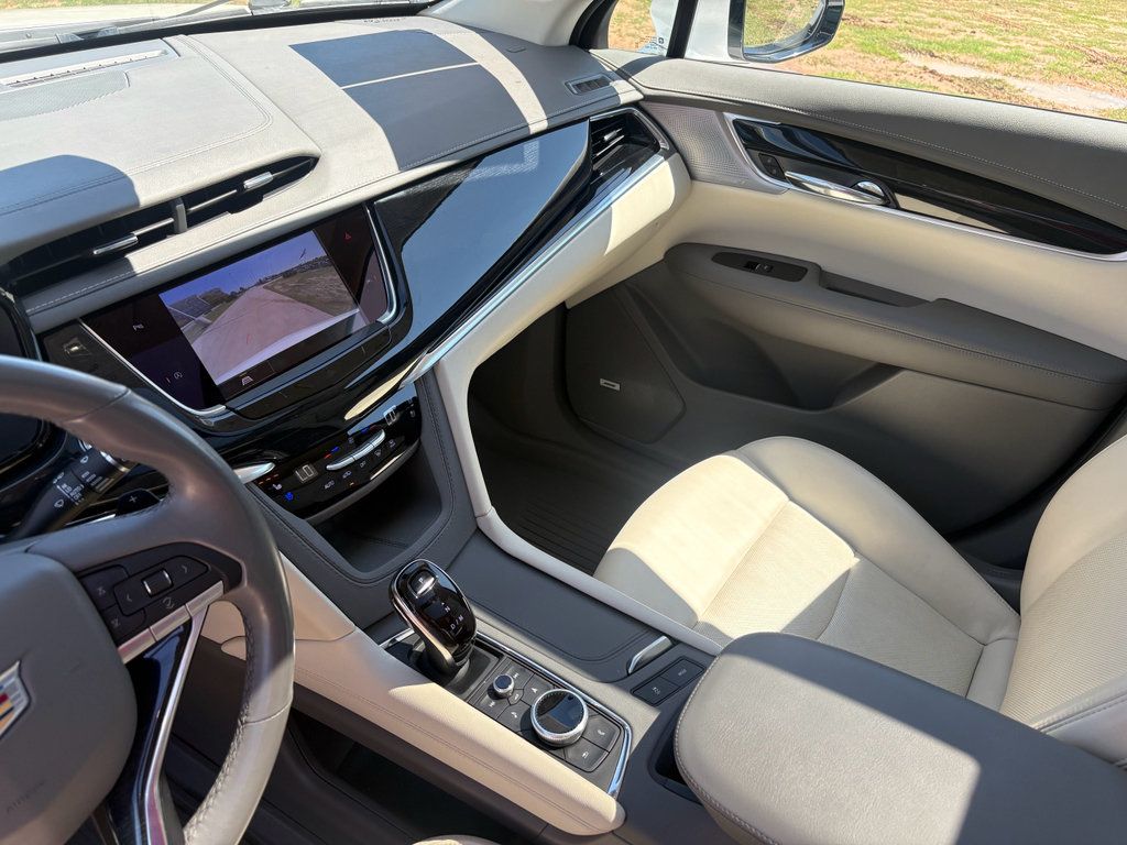 Used 2024 Cadillac XT6 Premium Luxury AWD/4WD image 16