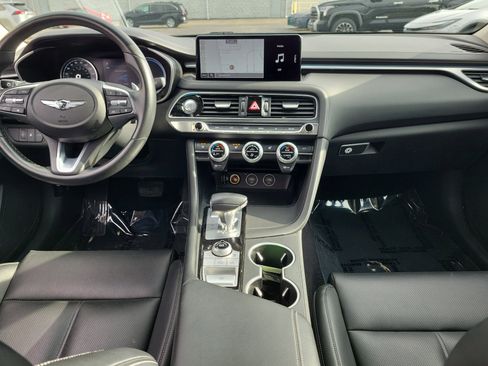 Used 2023 Genesis G70 2.0T image 9