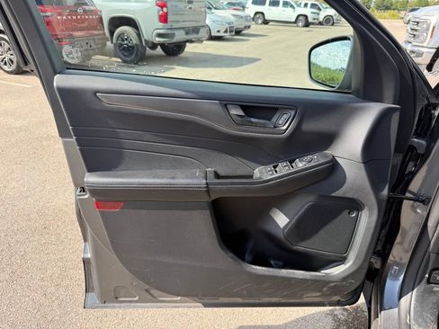 Used 2025 Ford Escape Active FWD image 9