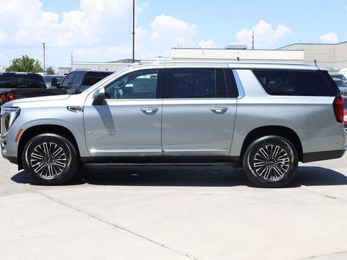 New 2026 GMC Yukon XL Elevation w/ Elevation Premium Package AWD/4WD image 3