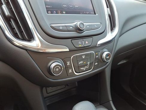 Used 2023 Chevrolet Equinox LT AWD/4WD image 21