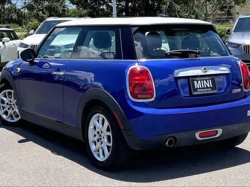 Used 2019 MINI Cooper 2-Door Hardtop w/ Signature Upholstery Package FWD image 8
