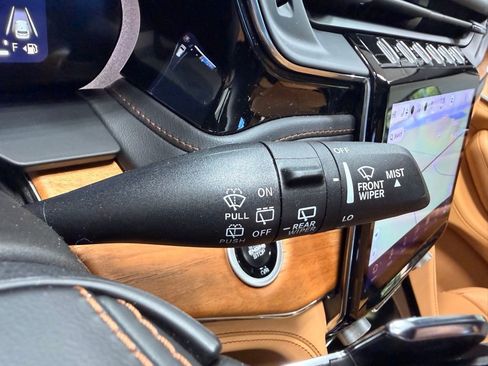 Used 2024 Jeep Grand Cherokee L Summit AWD/4WD image 38