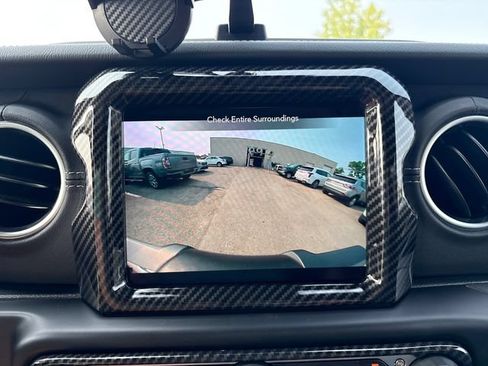 Used 2022 Jeep Wrangler Unlimited Sahara w/ Advanced Safety Group AWD/4WD image 15