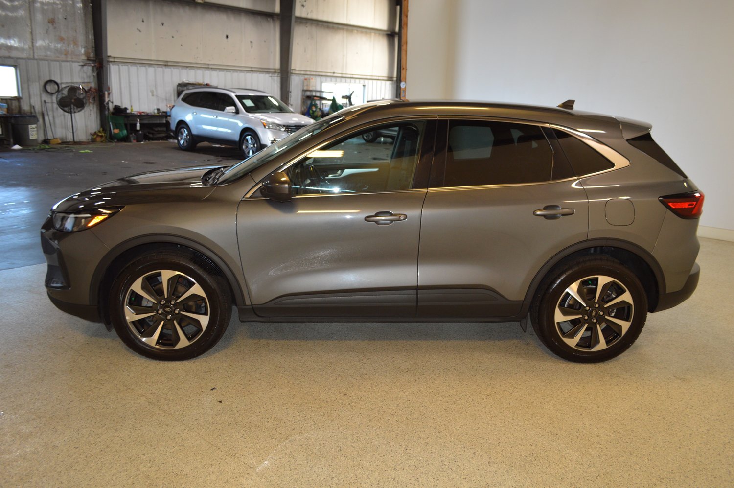 Used 2024 Ford Escape Platinum AWD/4WD image 6