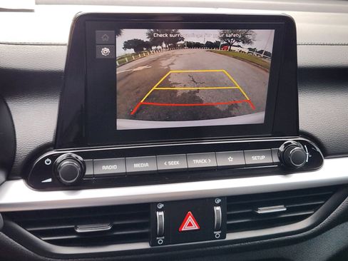 Used 2023 Kia Forte LXS FWD image 7