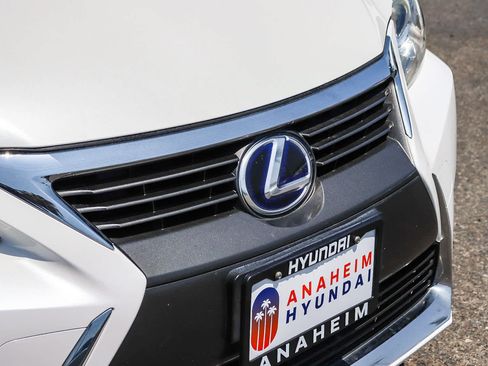 Used 2017 Lexus CT 200h FWD image 6