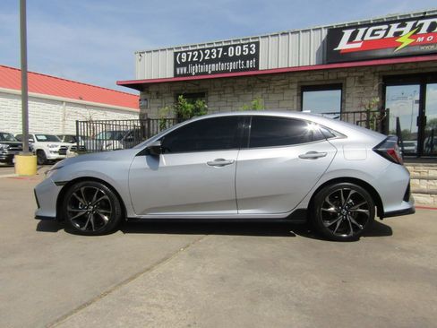 Used 2019 Honda Civic Sport image 2