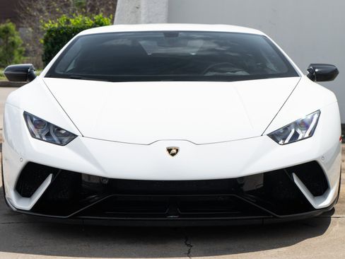 Used 2018 Lamborghini Huracan Performante image 14