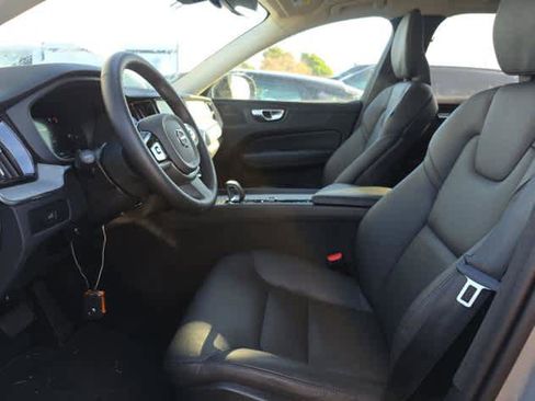 Used 2025 Volvo XC60 B5 Plus AWD/4WD image 6