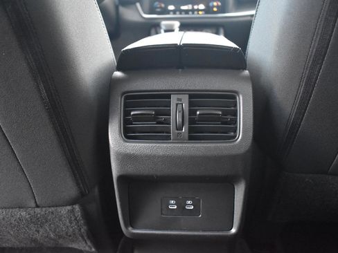 Used 2024 Nissan Rogue SV image 47