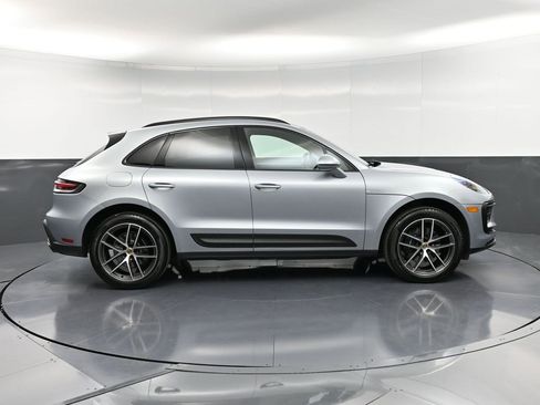 Certified 2025 Porsche Macan image 9