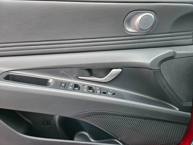 Certified 2025 Hyundai Elantra SEL FWD image 14
