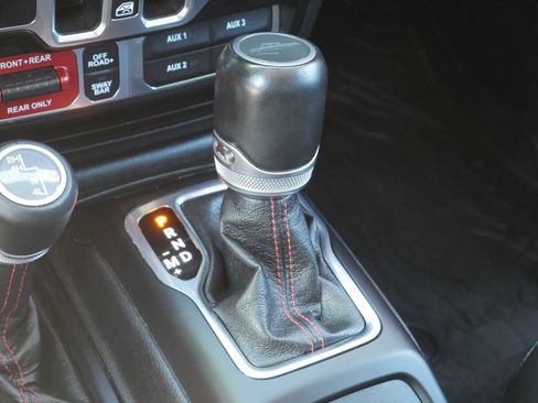 Used 2020 Jeep Gladiator Rubicon AWD/4WD image 15