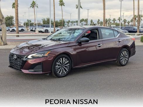 Certified 2025 Nissan Altima 2.5 SV image 1