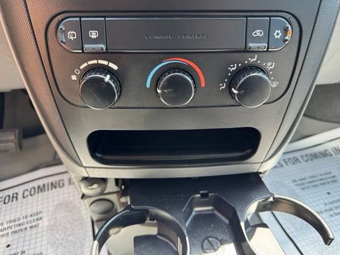 Used 2006 Dodge Grand Caravan SE FWD image 16