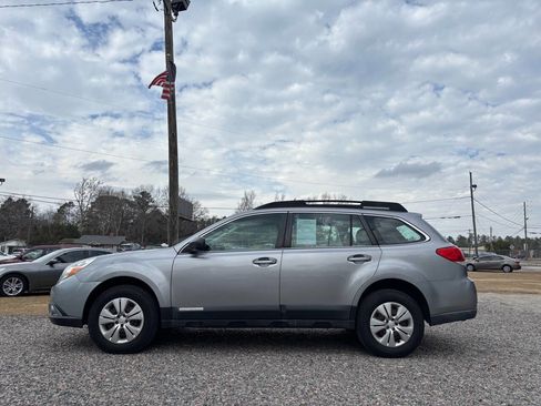 Used 2011 Subaru Outback 2.5i image 1
