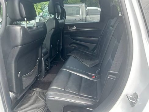 Used 2017 Jeep Grand Cherokee Limited AWD/4WD image 6